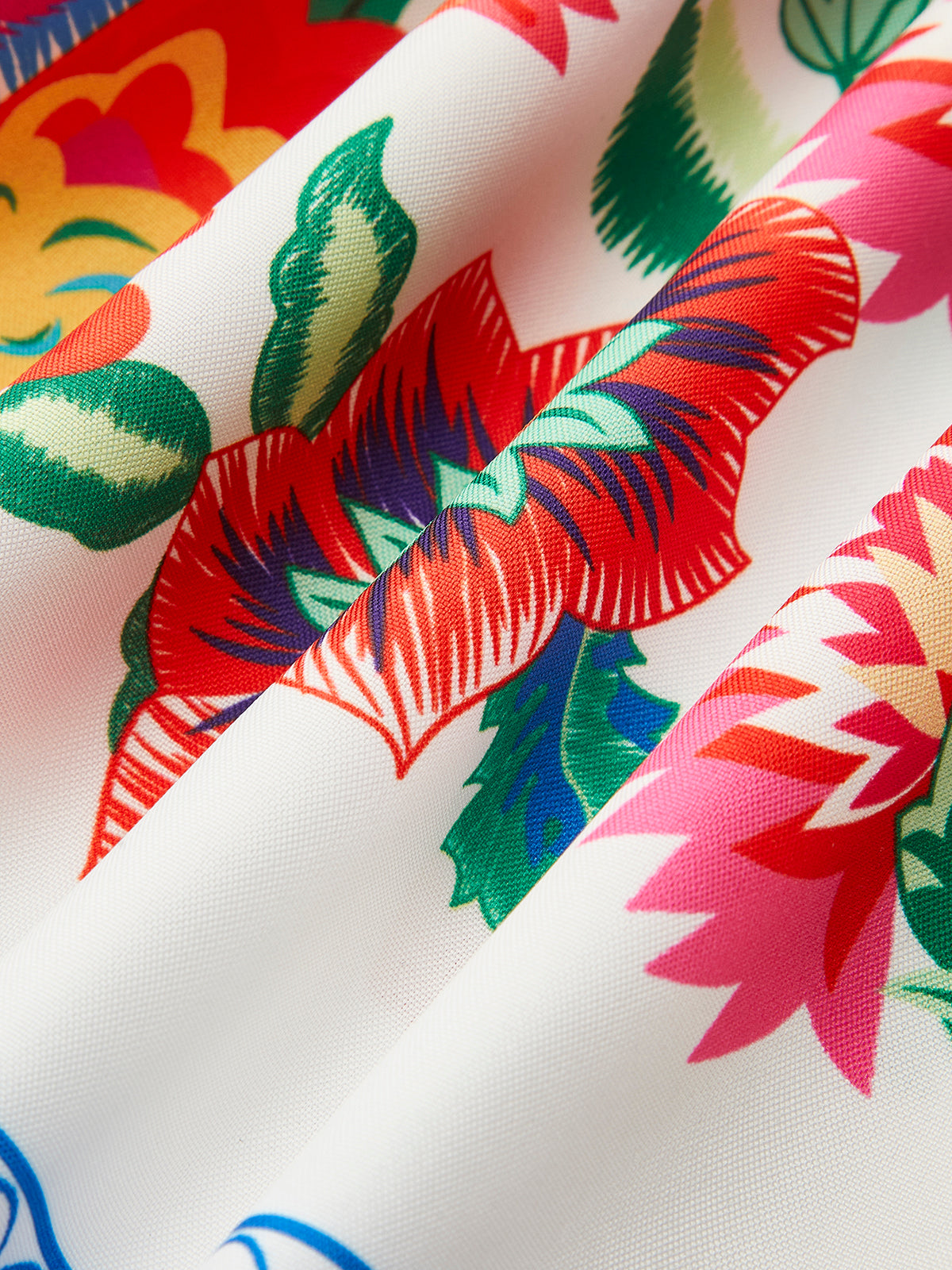 Schulterfreies Kleid mit Blumenmuster und Gürtel