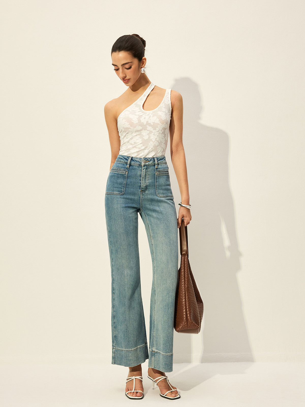 Halbtransparentes, asymmetrisches Tanktop mit One-Shoulder-Ausschnitt und Stickerei