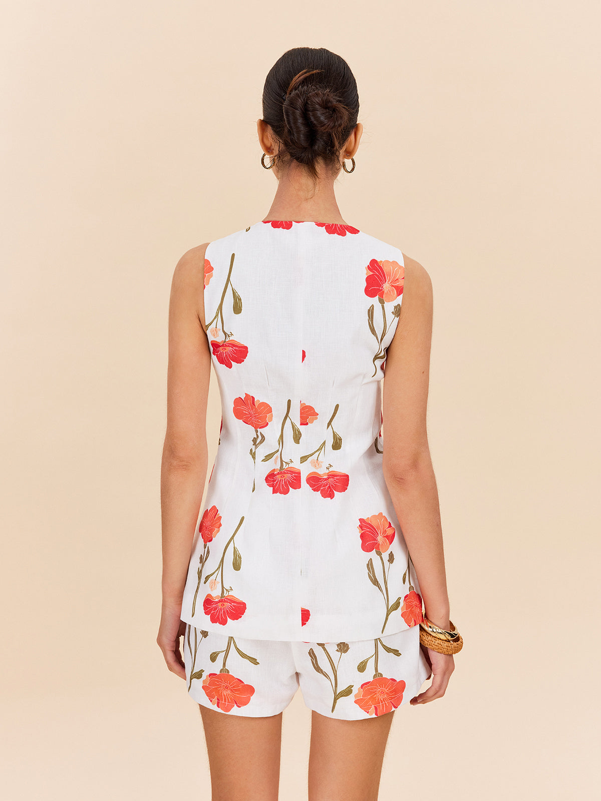 Ensemble de short fleuri boutonné sur le devant