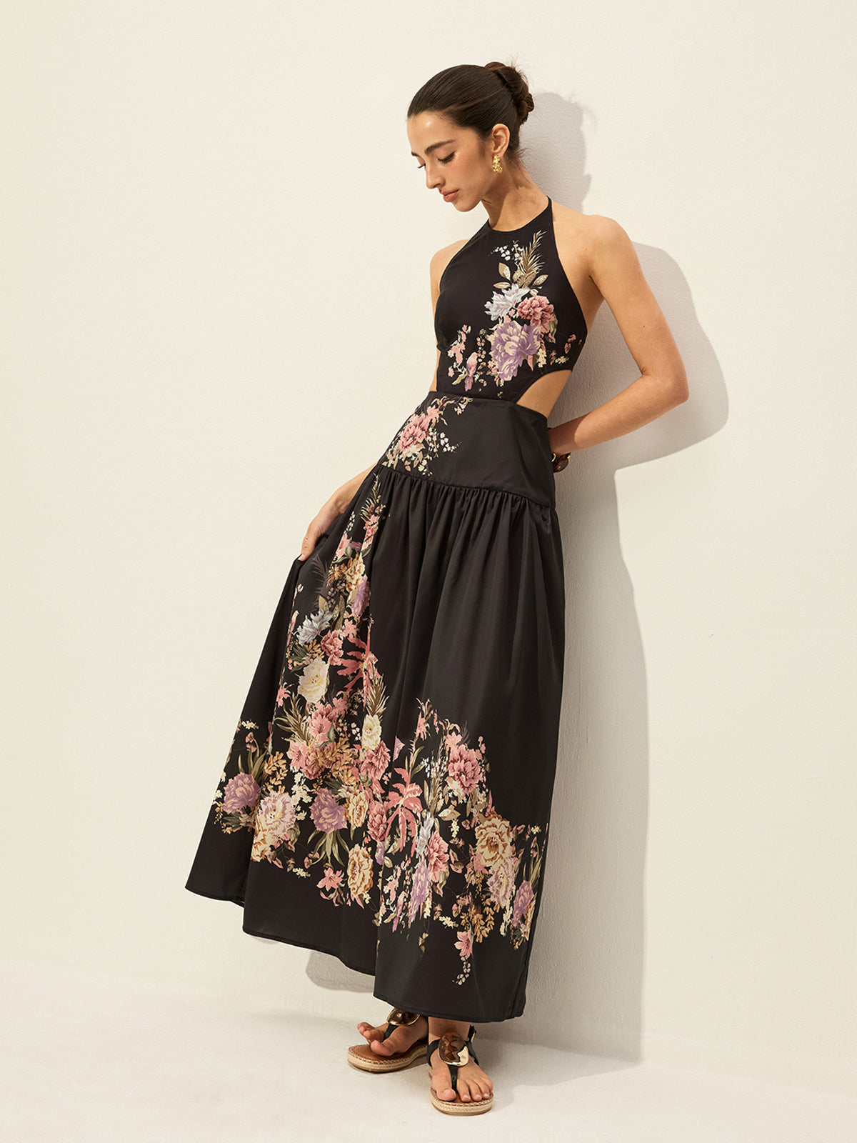 Robe dos nu à imprimé floral avec détails ajourés