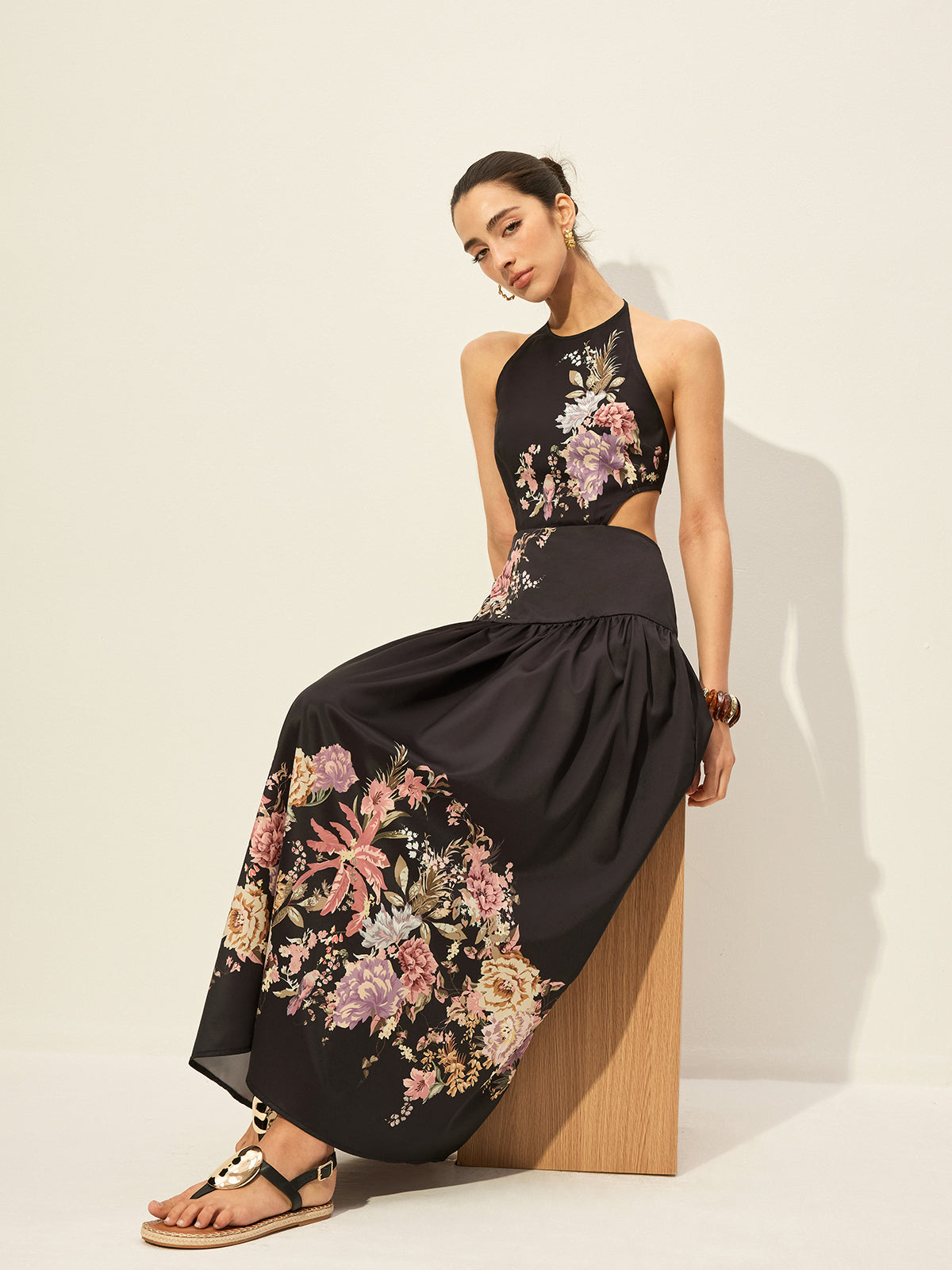 Robe dos nu à imprimé floral avec détails ajourés