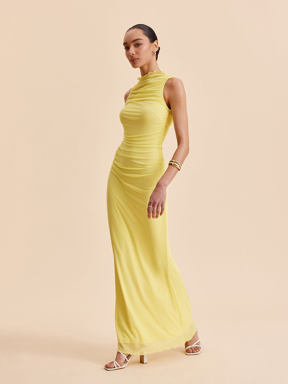 Ärmelloses Kleid mit Raffungen aus Mesh