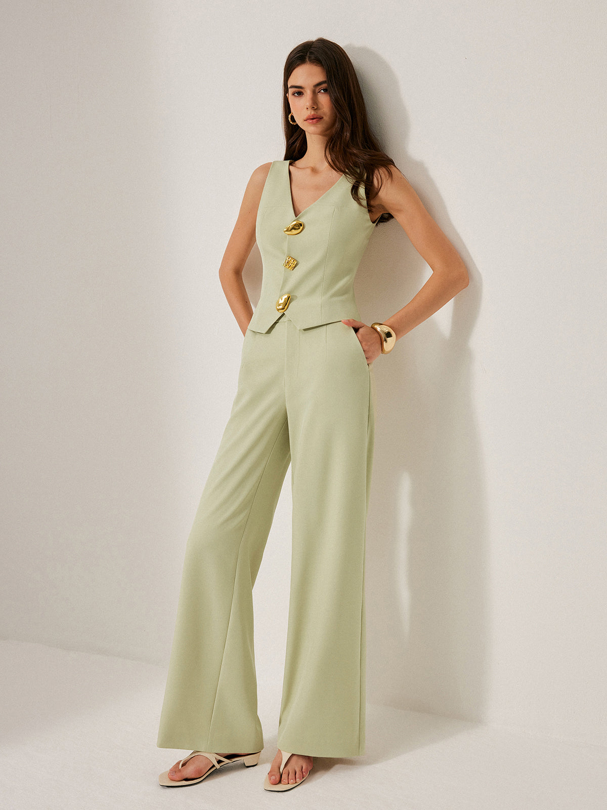 Metal Detail V-Neck Sleeveless Vest