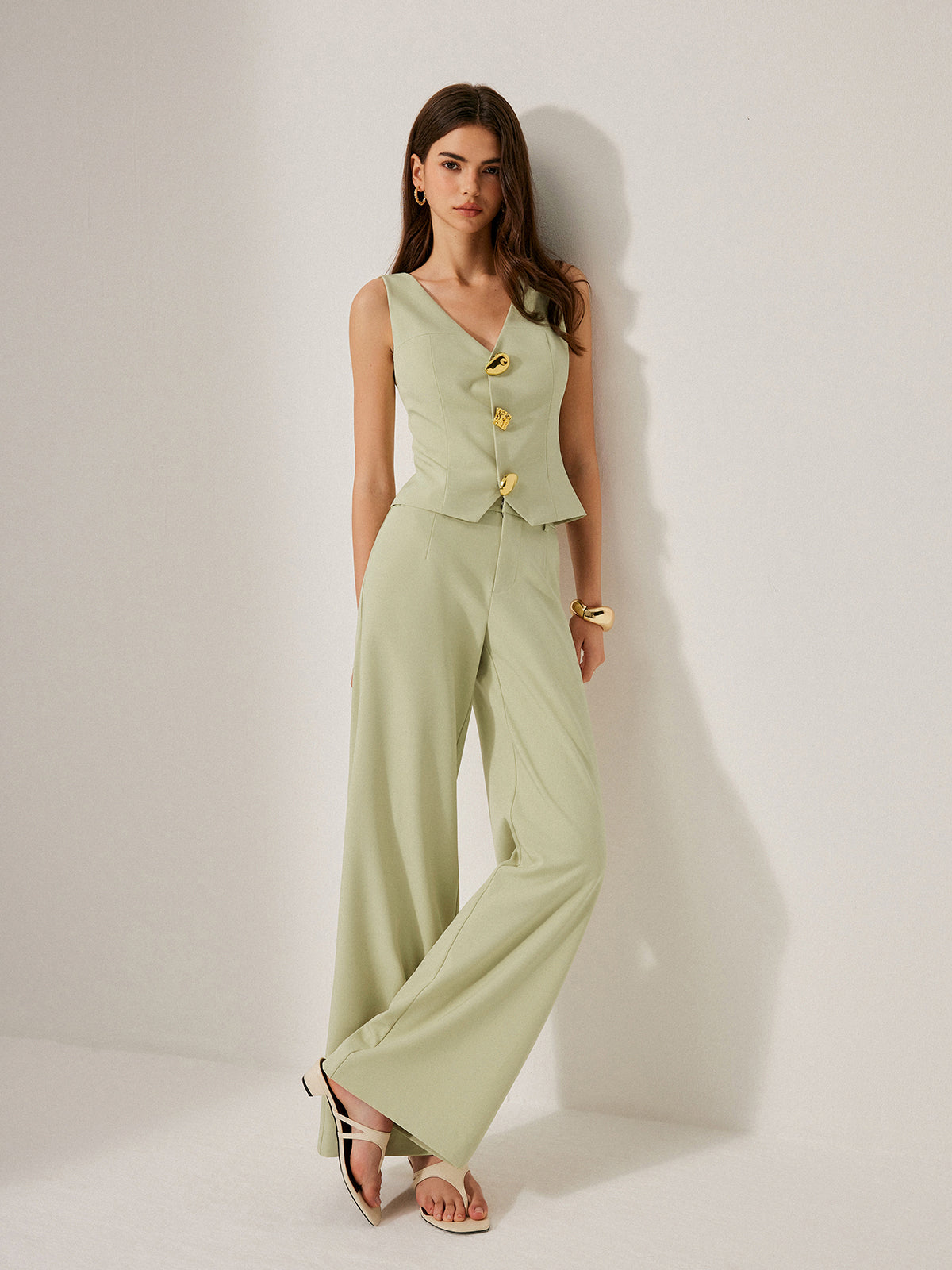 Metal Detail V-Neck Sleeveless Vest