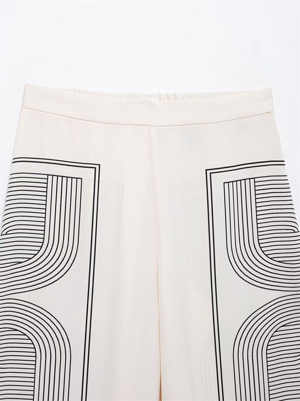 Hose mit weitem Bein, mittelhohem Bund und geometrischem Muster