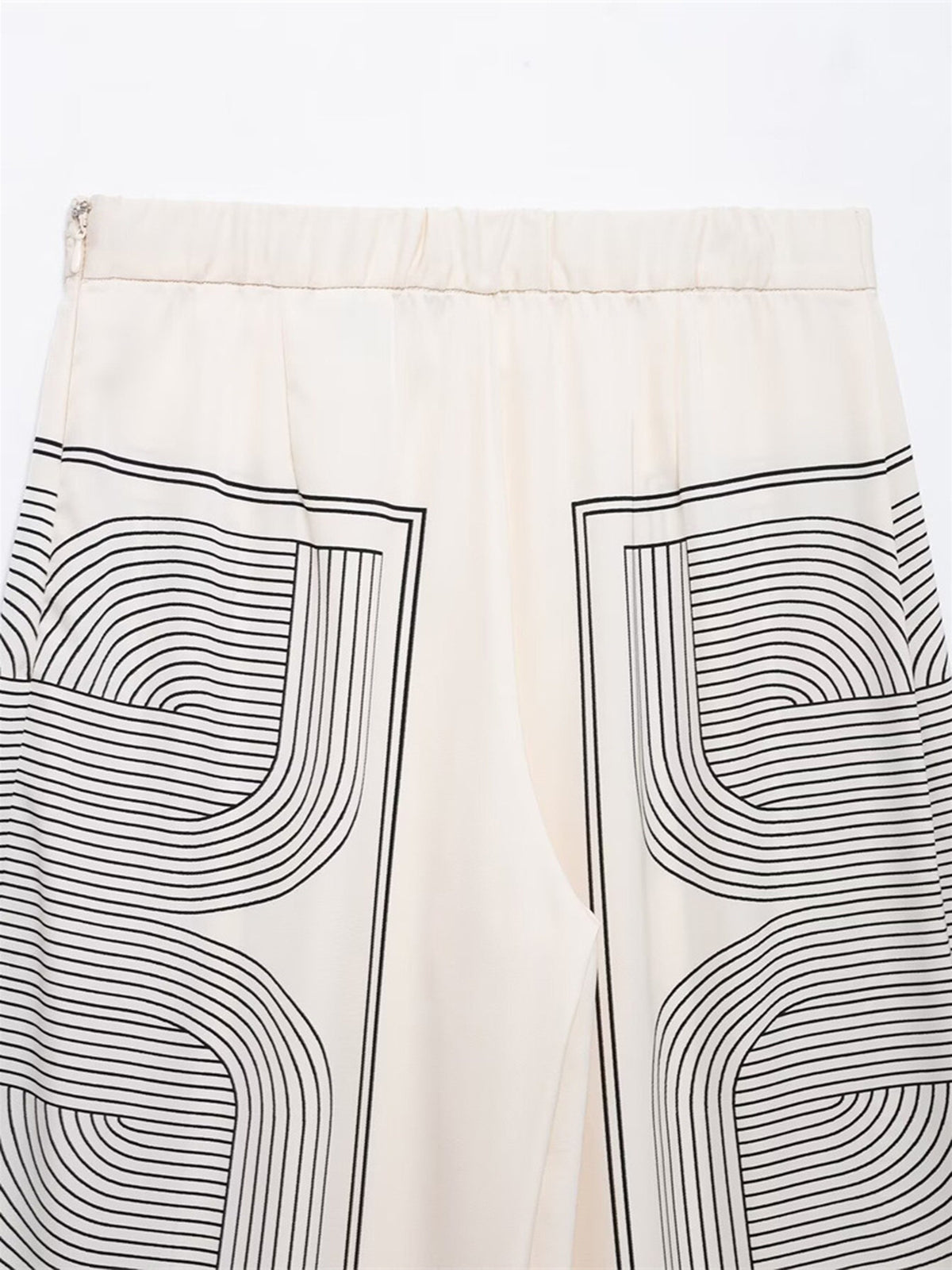 Hose mit weitem Bein, mittelhohem Bund und geometrischem Muster