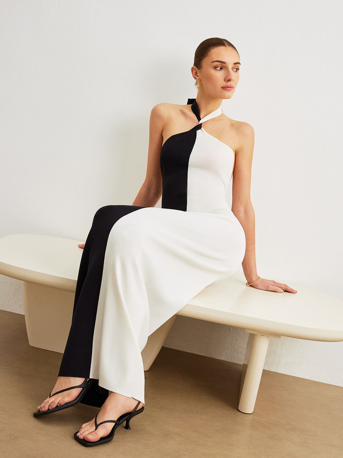 Robe longue dos nu nouée à blocs de couleur