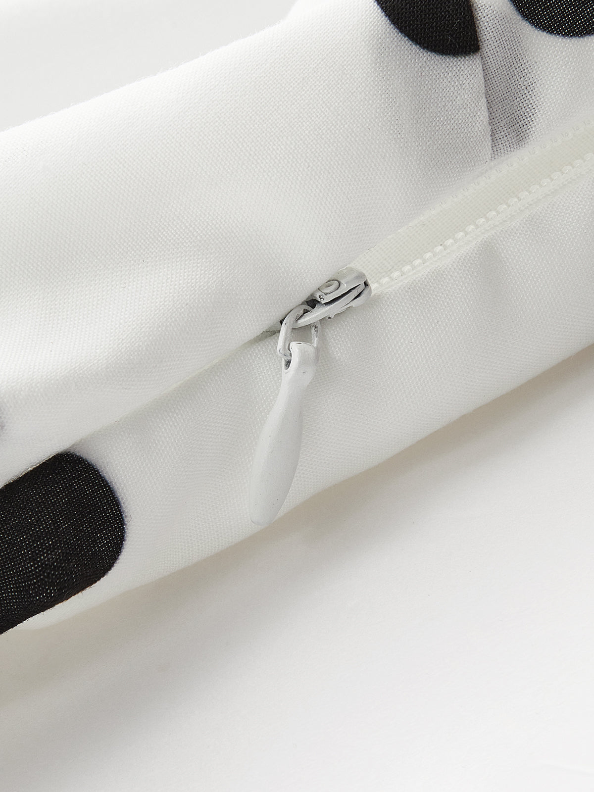 Gepunktetes Schleifen-Neckholder-Kleid mit Reißverschluss