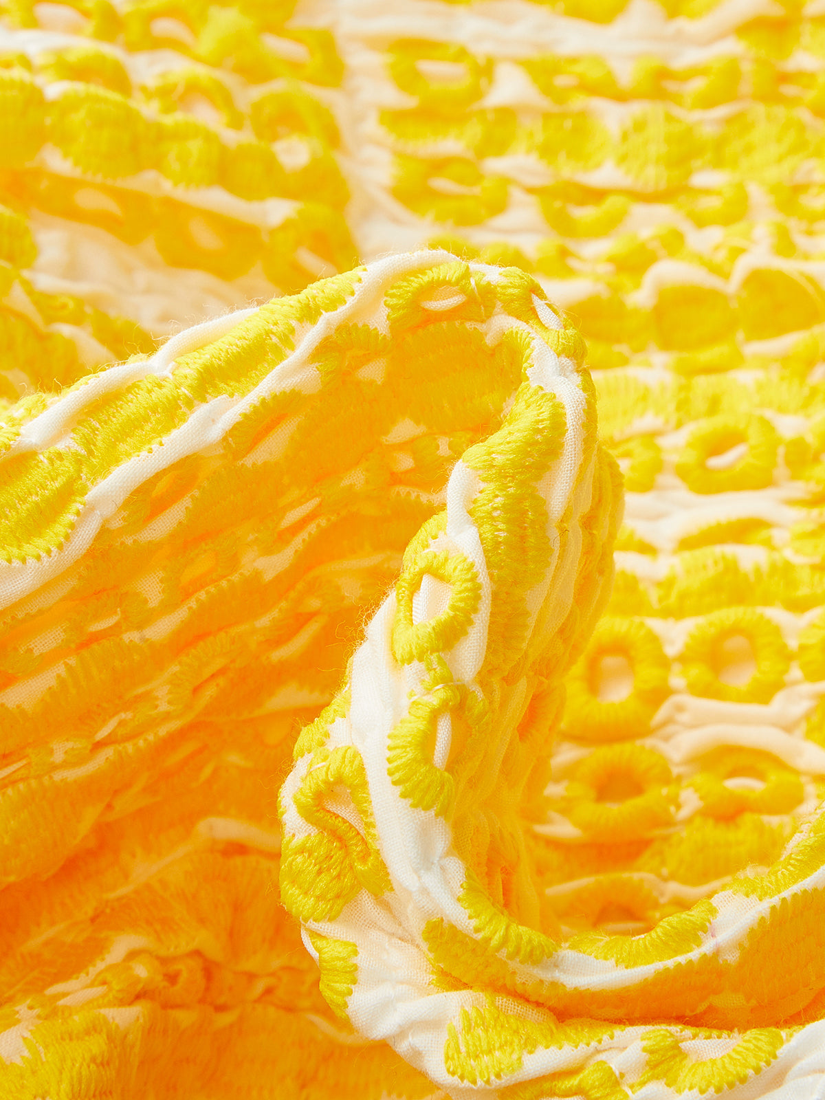 Trägerloses Baumwollkleid mit herzförmigem Dekolleté und besticktem Saum