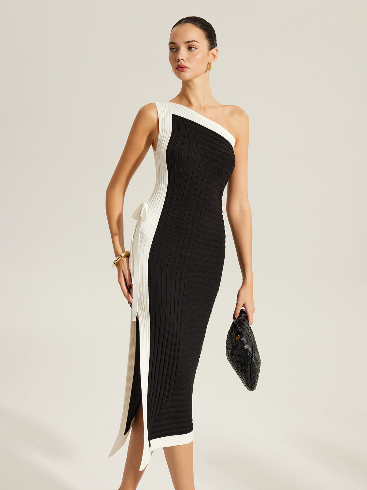 Robe en maille asymétrique color block à nouer sur le côté