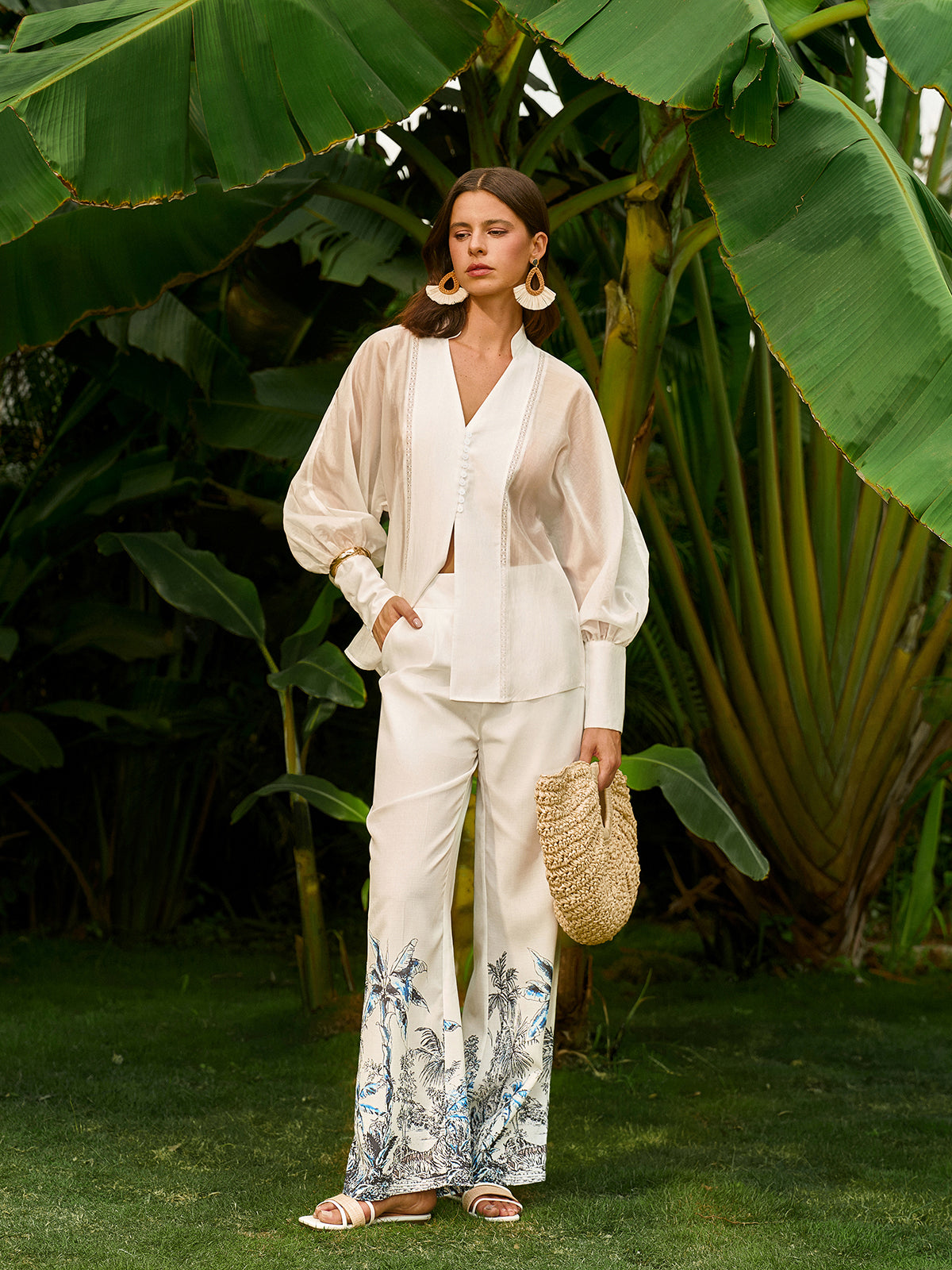 Chemisier transparent à manches bouffantes