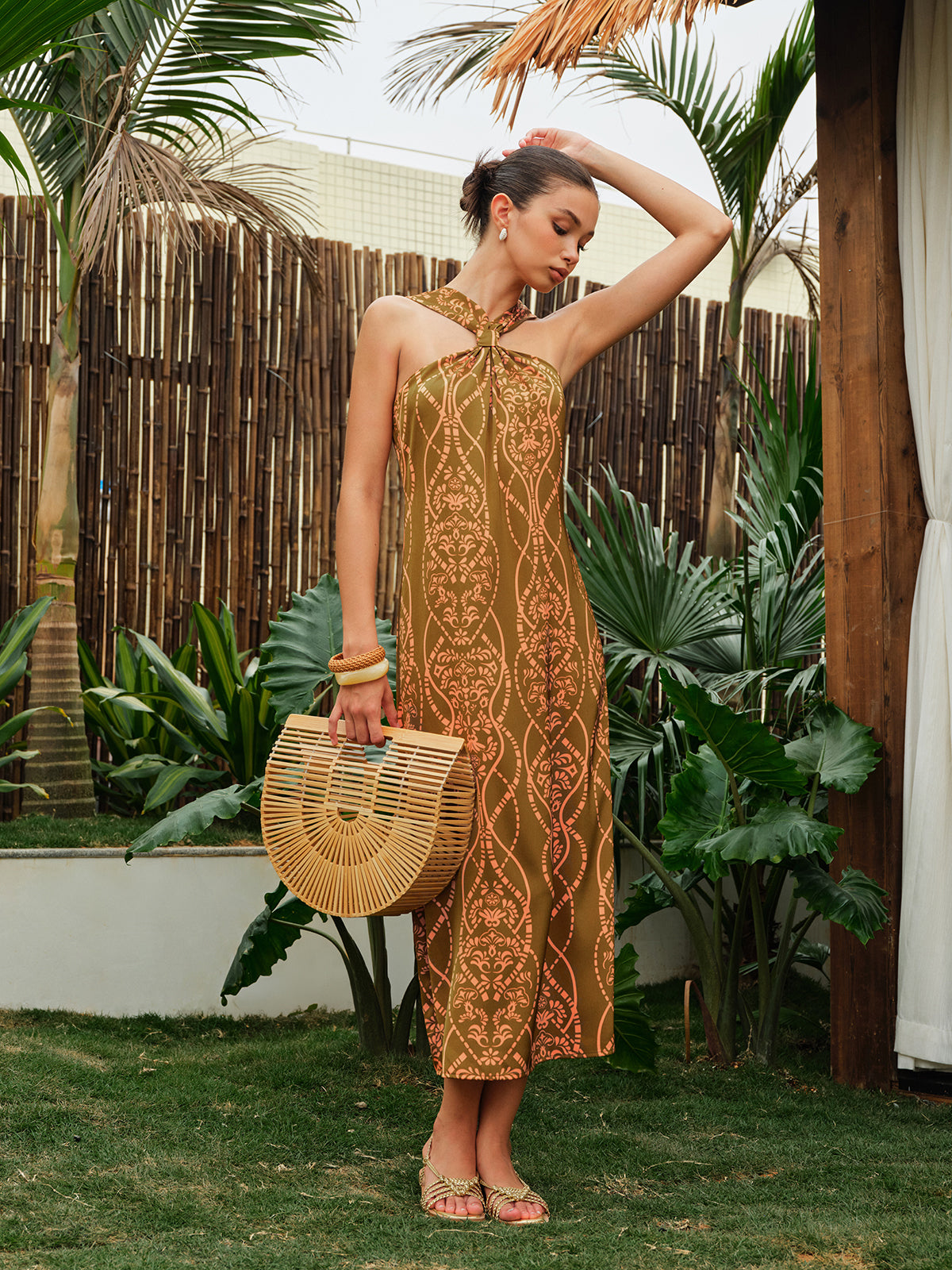 Satin-Halterkragenkleid