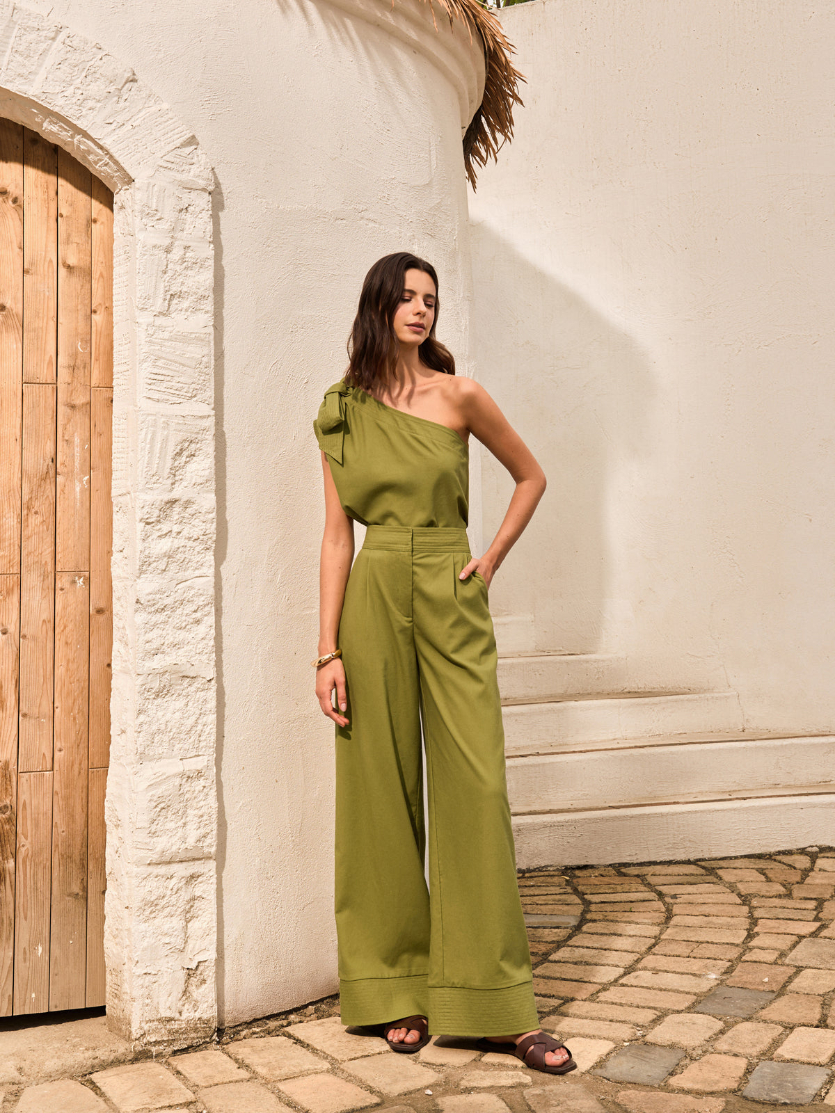 Ensemble pantalon et haut asymétrique en coton et lin