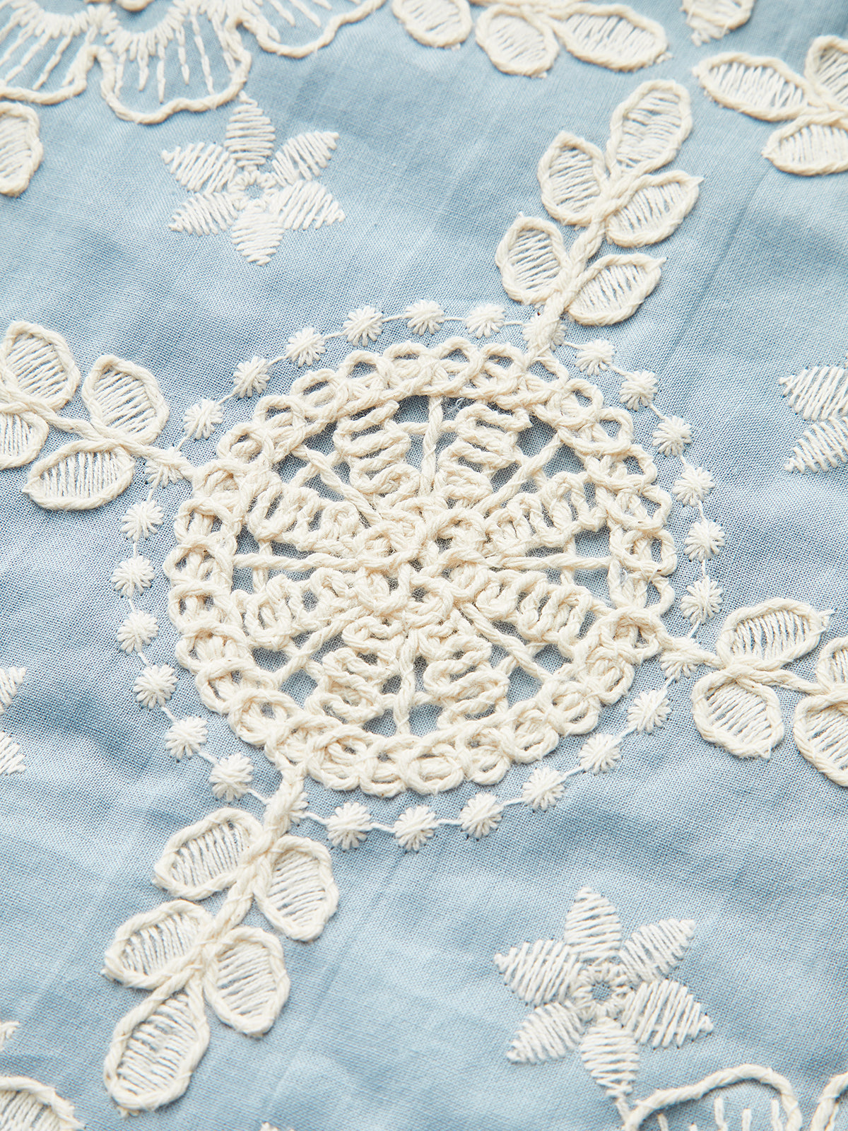 Robe sans manches en coton brodé