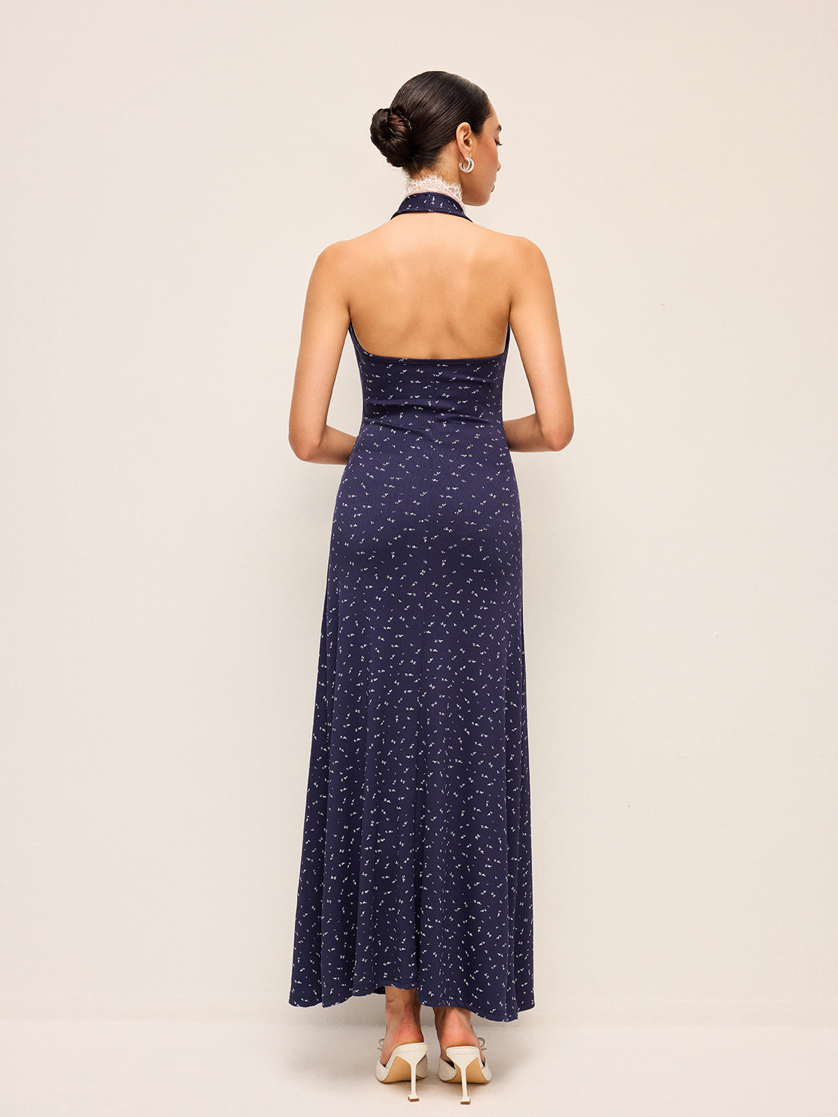Robe imprimée à licou bordée de dentelle