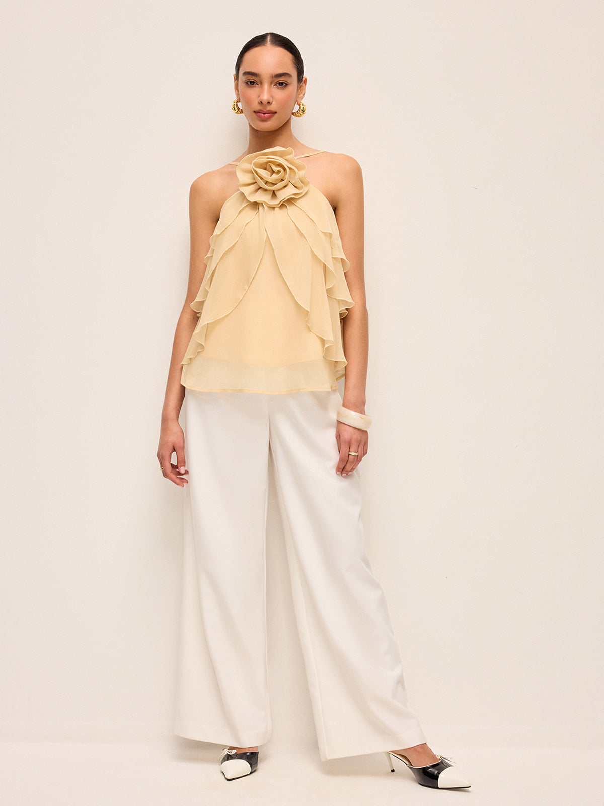 Haut dos nu à volants fleuris