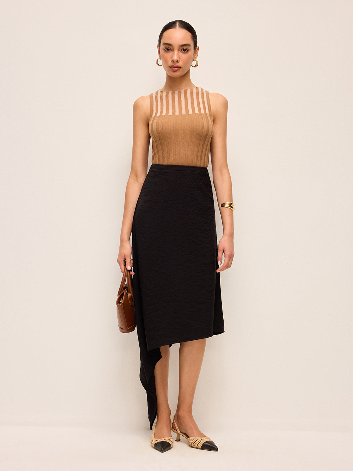Rock mit asymmetrischem Saum