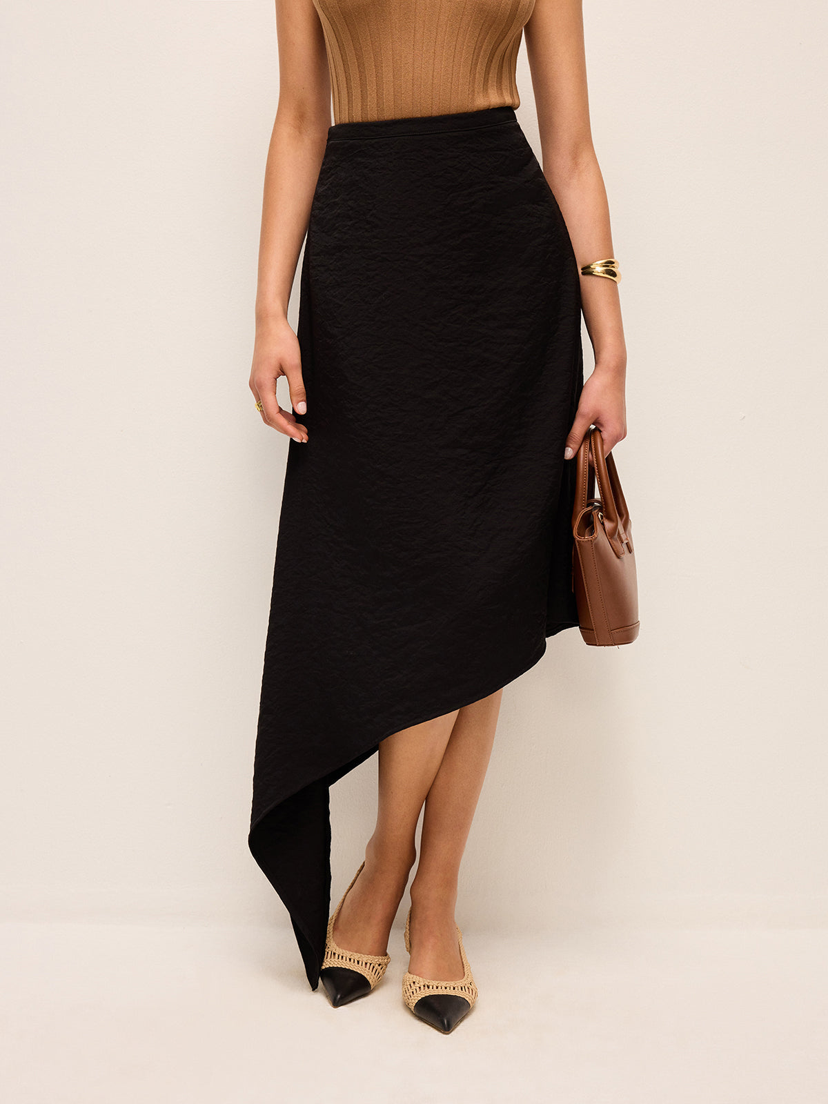 Rock mit asymmetrischem Saum