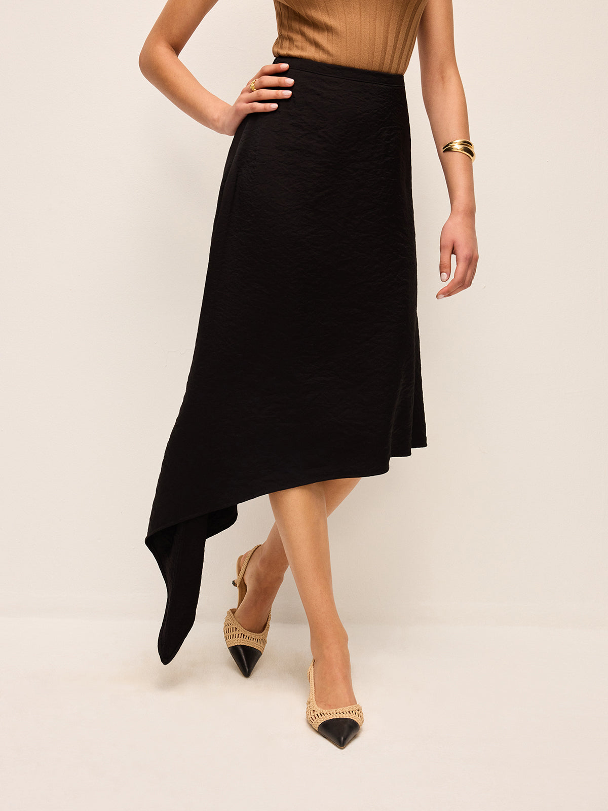 Rock mit asymmetrischem Saum