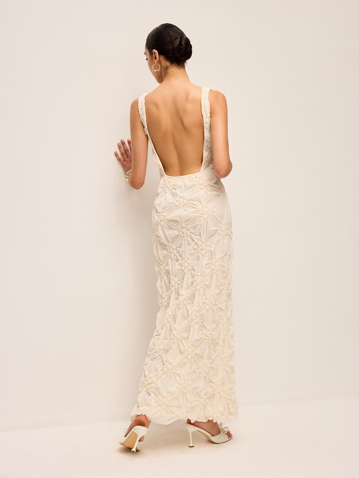 Elegantes besticktes Maxikleid mit Schlitz