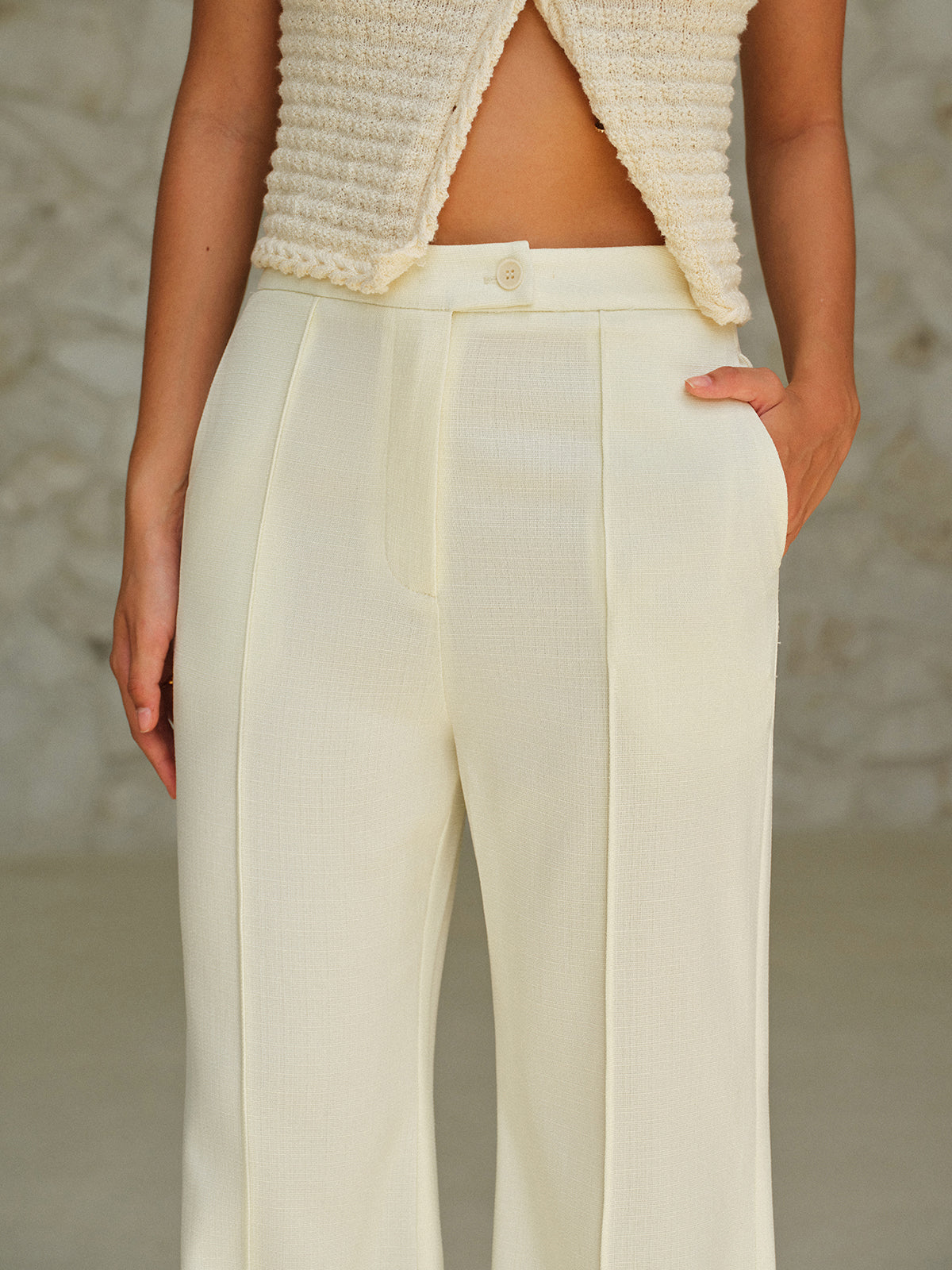 Hochtaillierte Hose mit Taschen