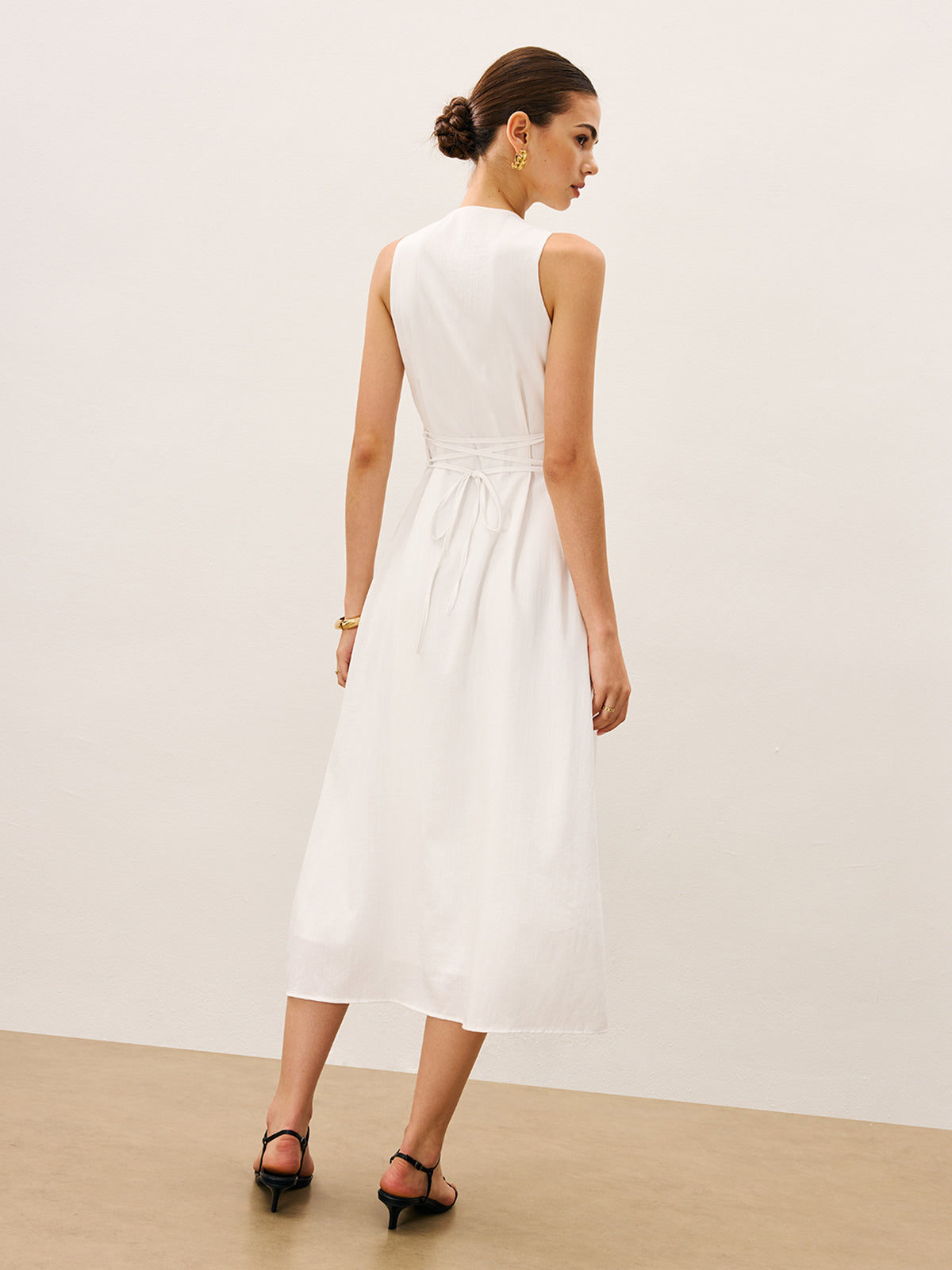 Robe sans manches boutonnée en coton et lin sans ceinture