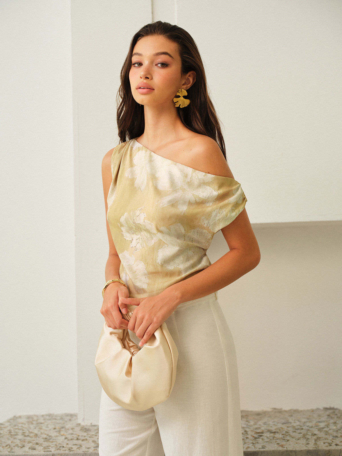 Haut asymétrique à motif floral