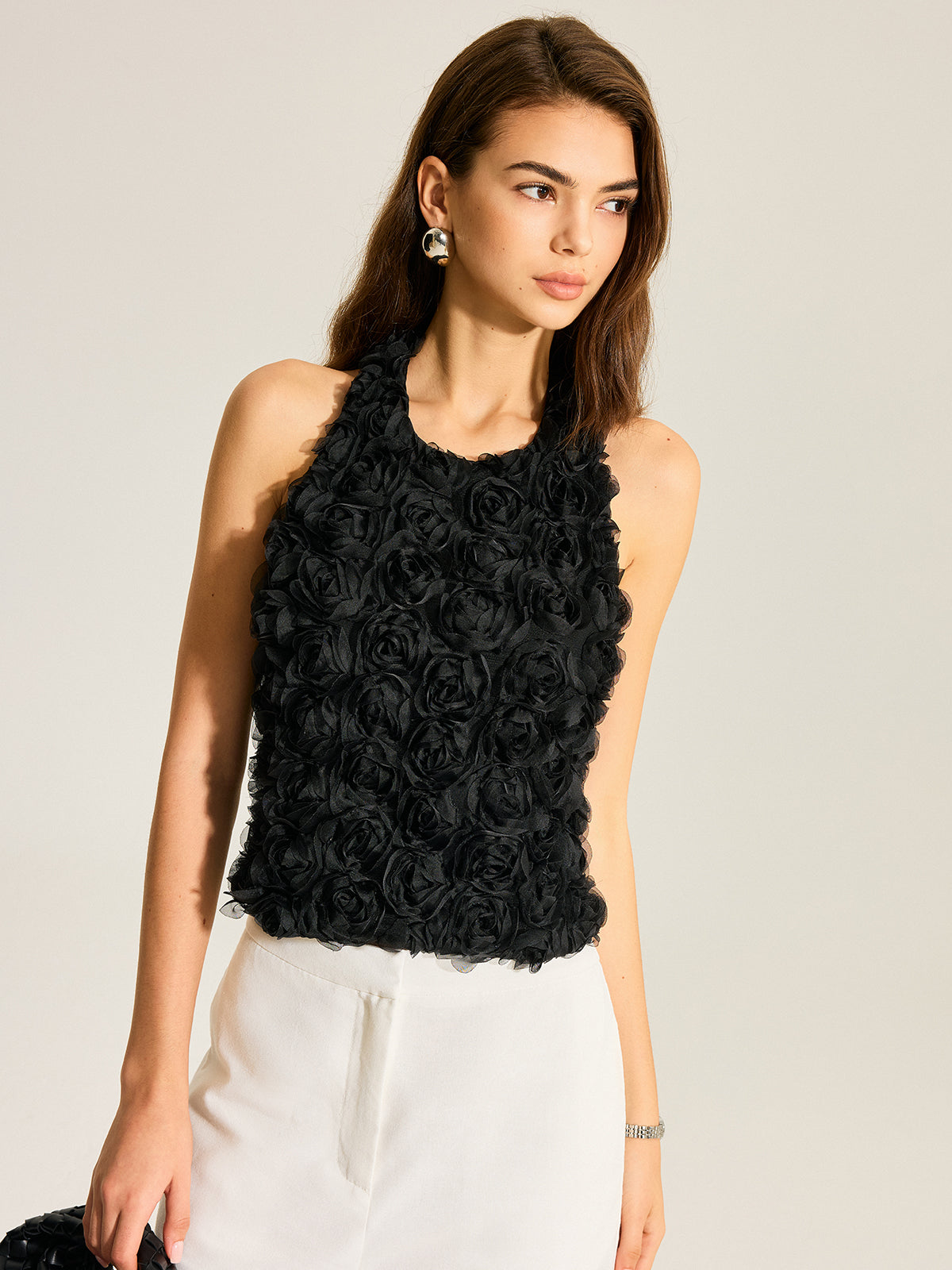 Haut dos nu à nœud et fleurs 3D