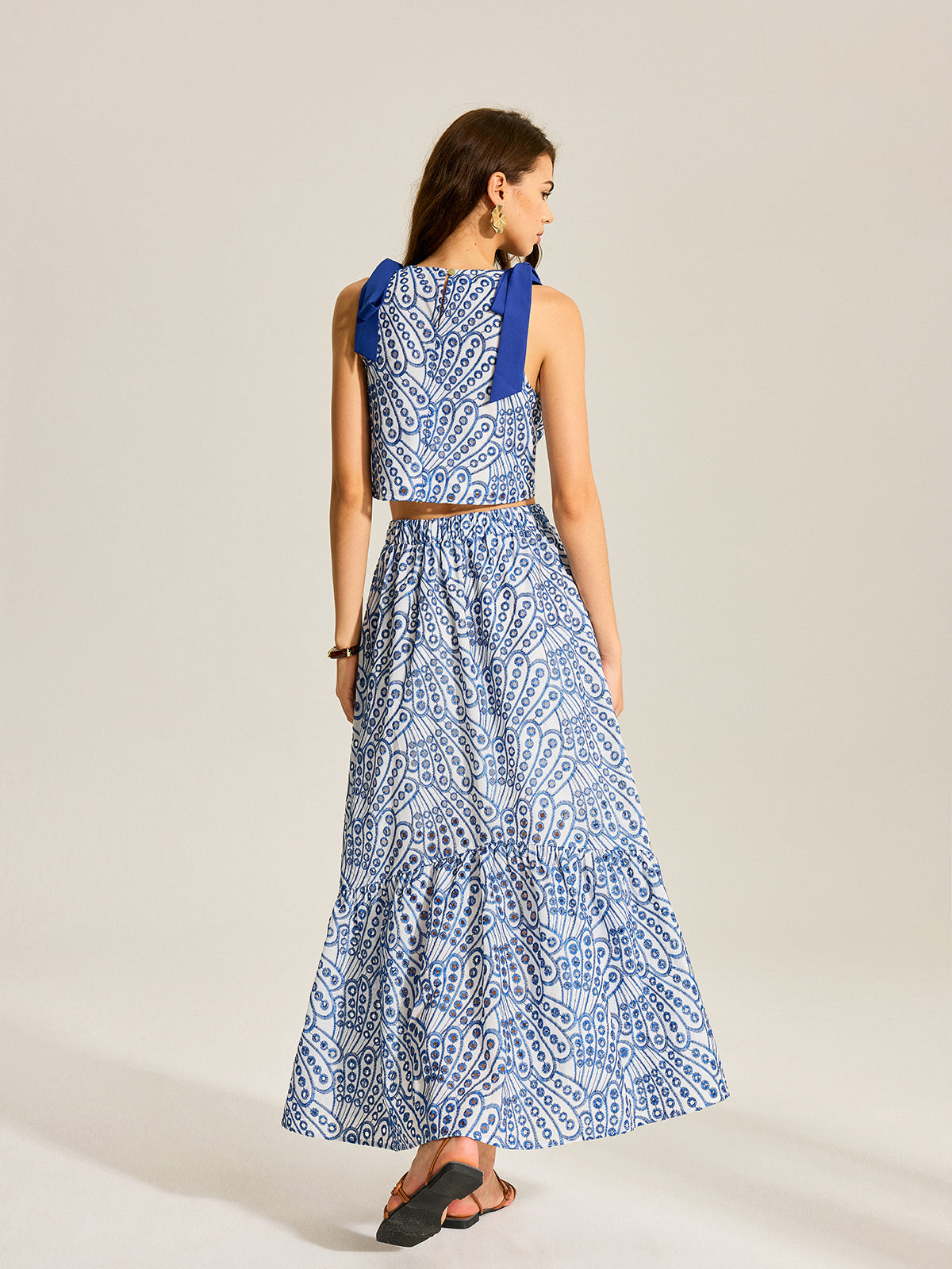 Ensemble haut sans manches à bordures contrastées et jupe longue à taille élastique