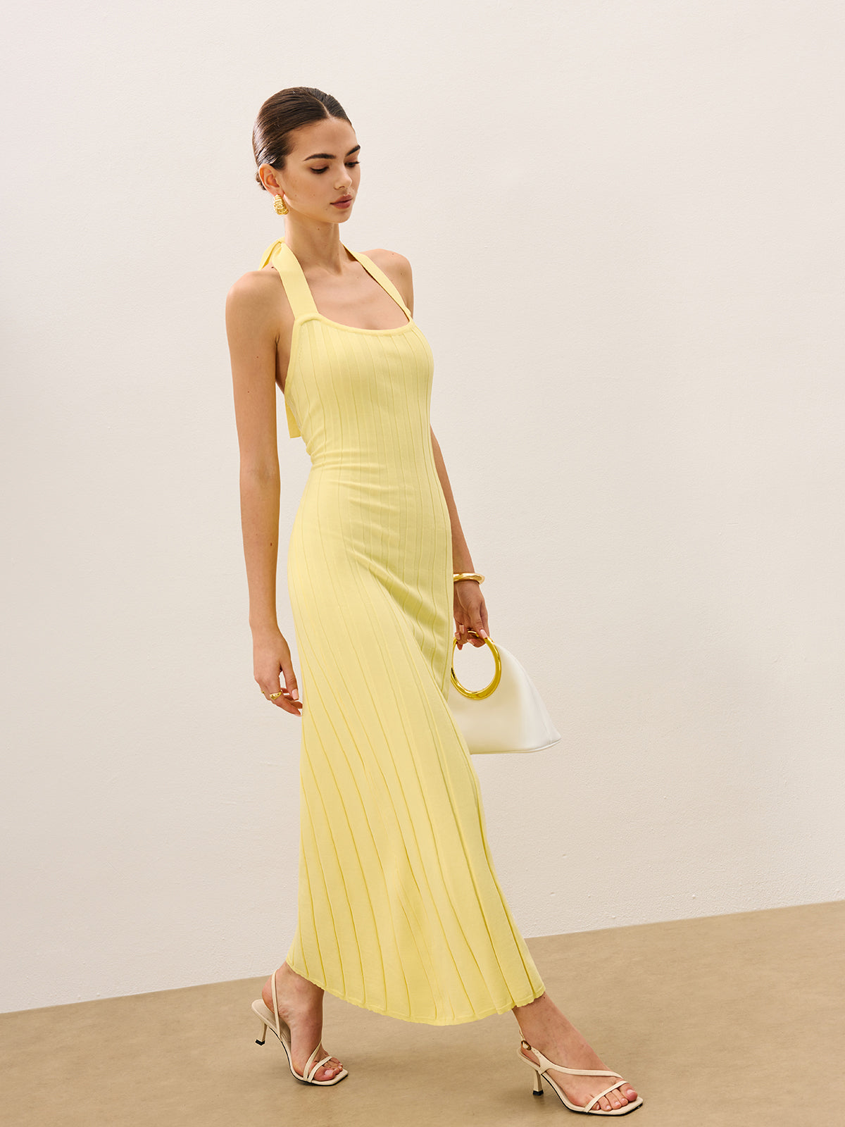 Robe en maille côtelée à col licou