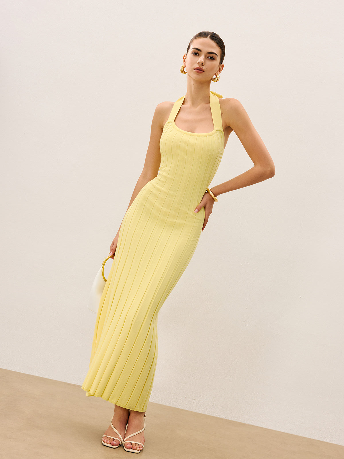 Robe en maille côtelée à col licou