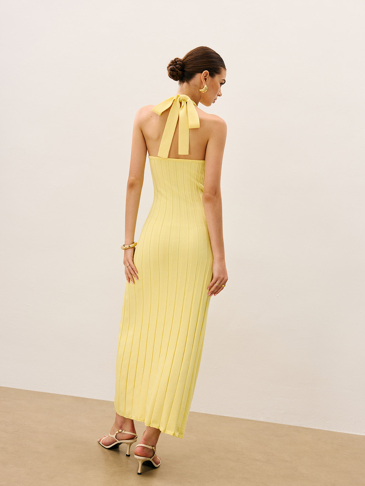 Robe en maille côtelée à col licou