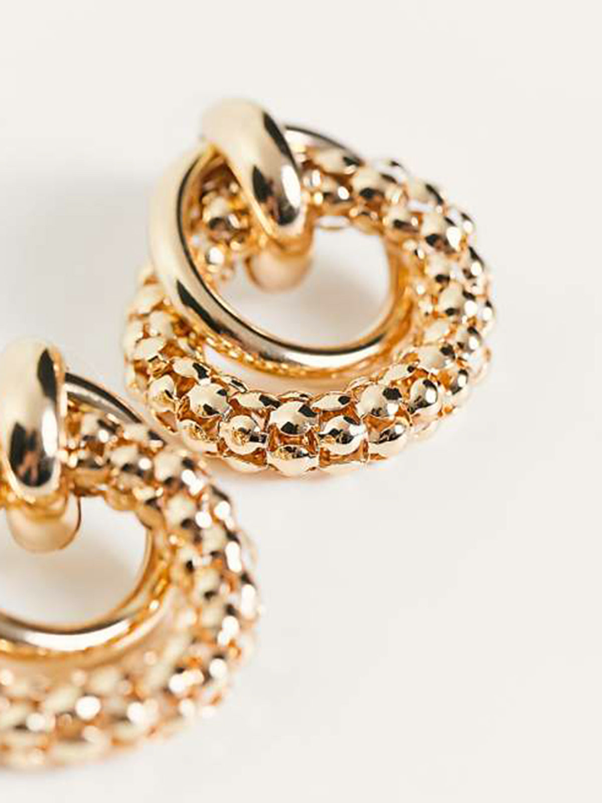 Boucles d'oreilles créoles dorées perlées