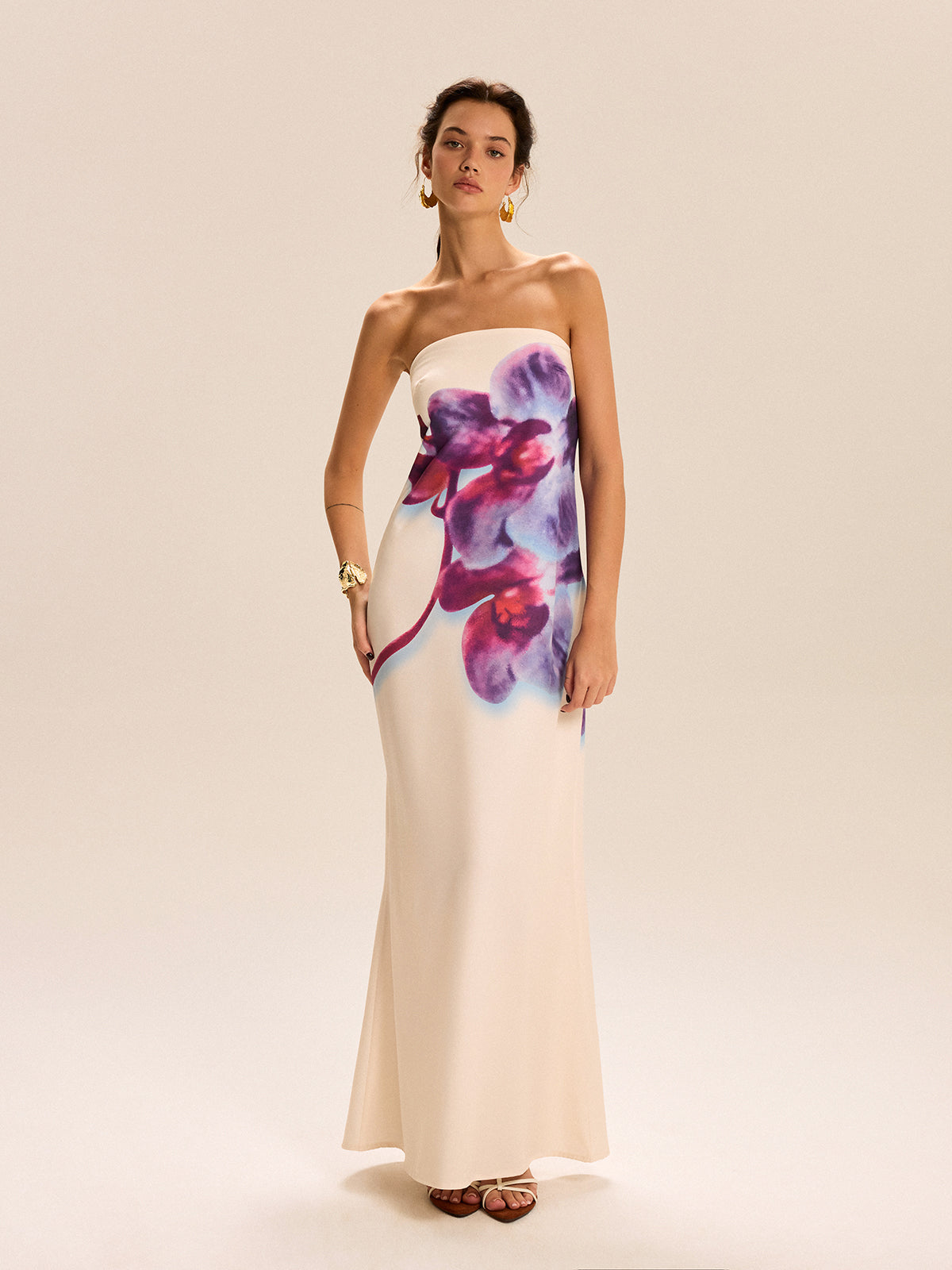 Trägerloses Maxikleid mit Blumenmuster