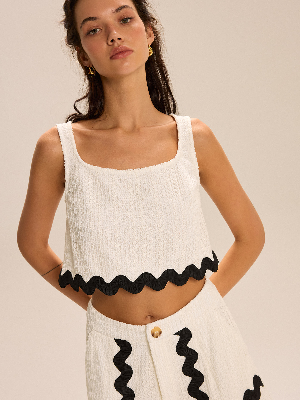 Cropped Tank Top And Scalloped-Trim Shorts Set