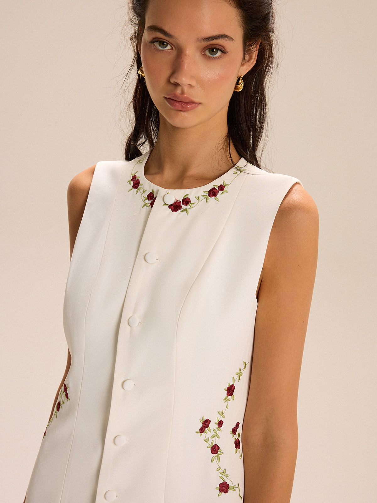 Besticktes Blumen-Minikleid