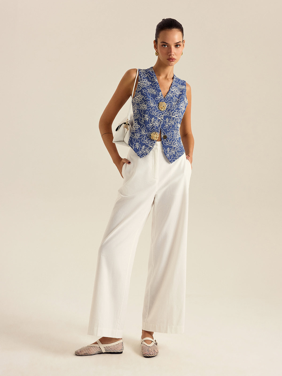 Bestickte Weste mit Blumenmuster
