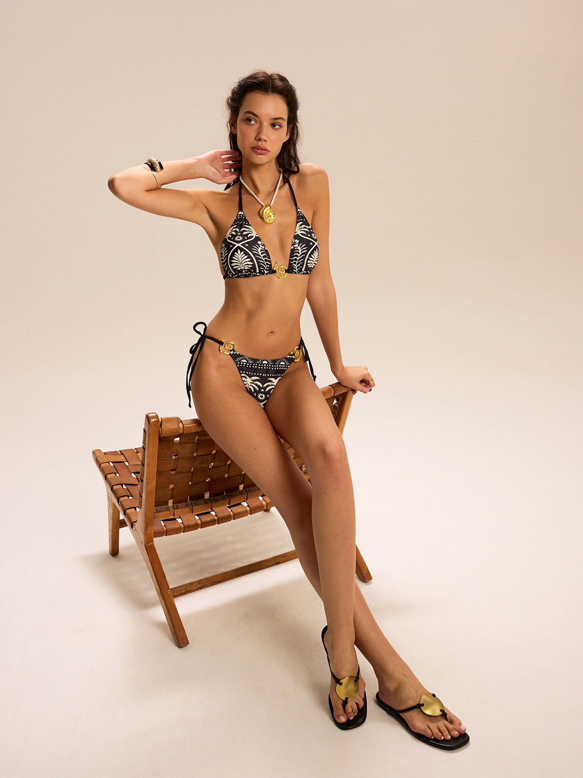 Ensemble de bikini imprimé avec anneaux à détails dorés