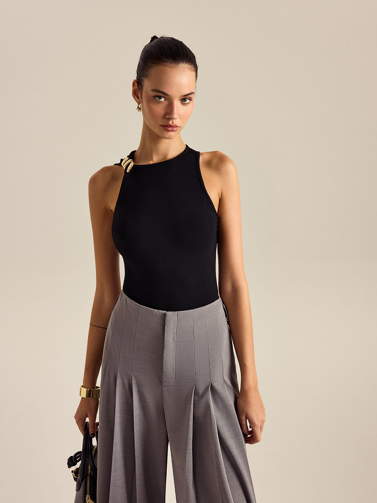 Ärmelloses Top mit Metalldekor