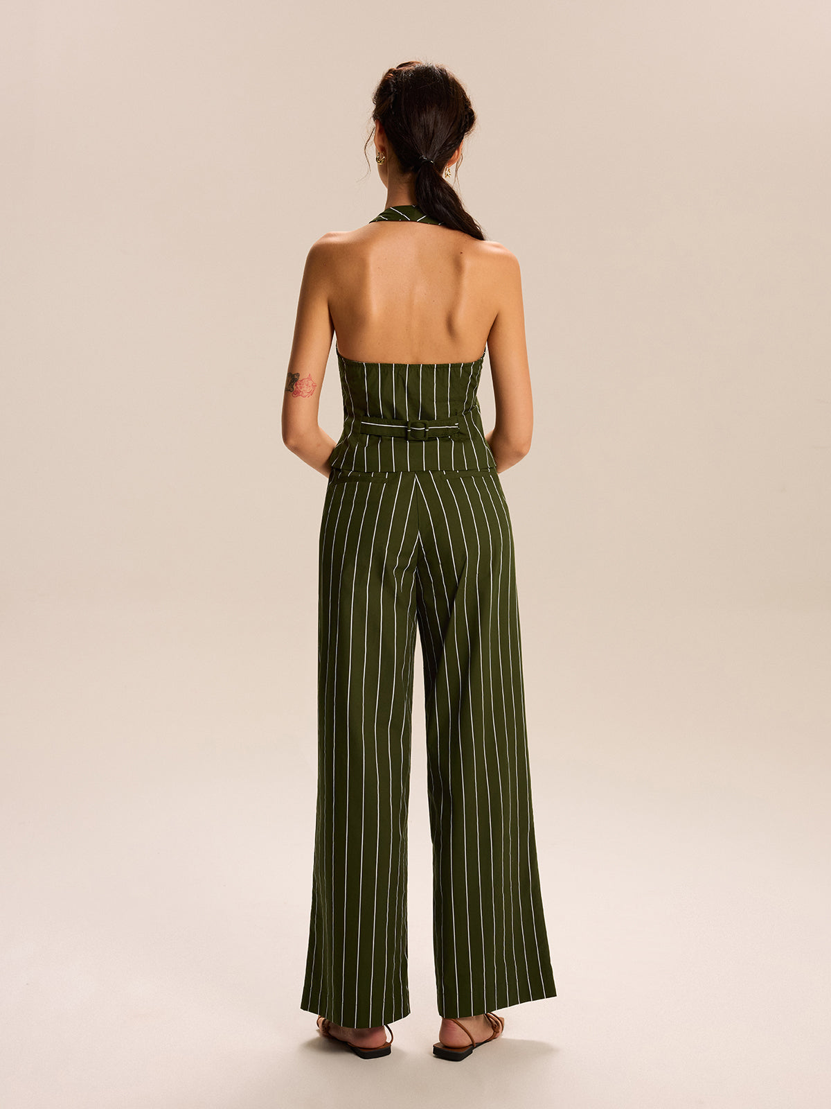 Gestreiftes Neckholder-Top und weite Hose Set