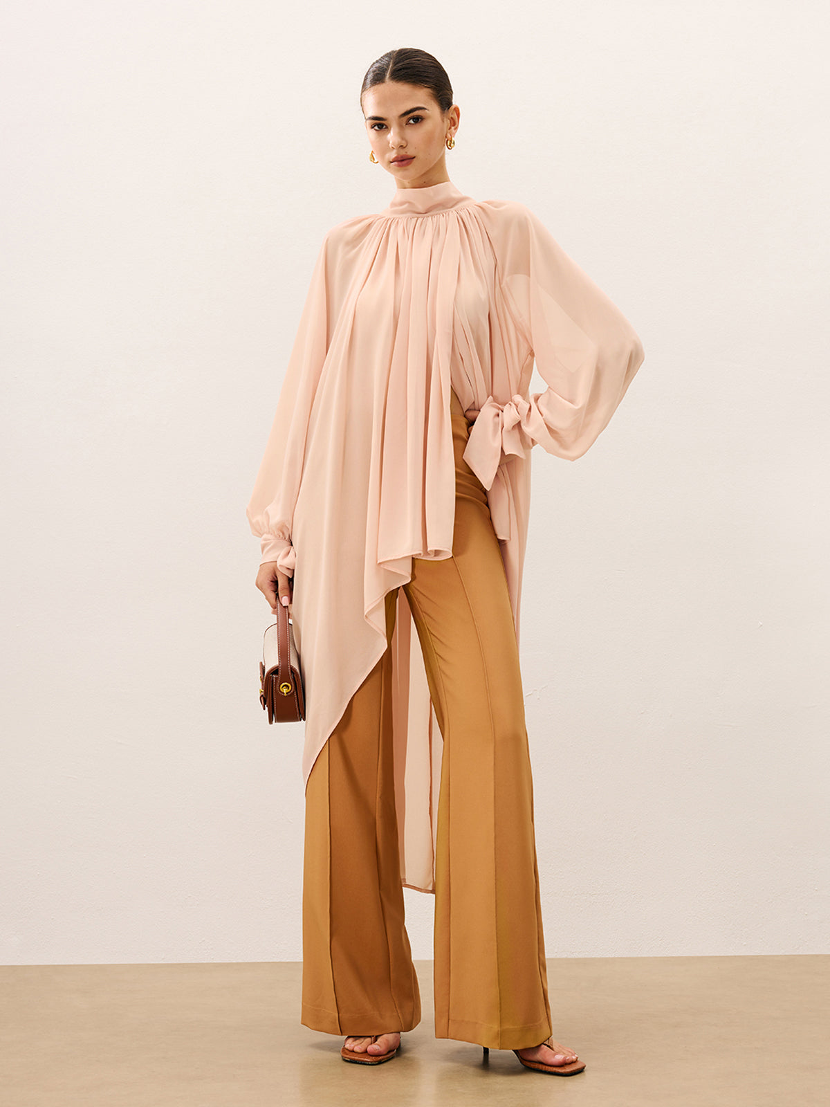 Oversized-Chiffonbluse mit Rüschen und Transparenz