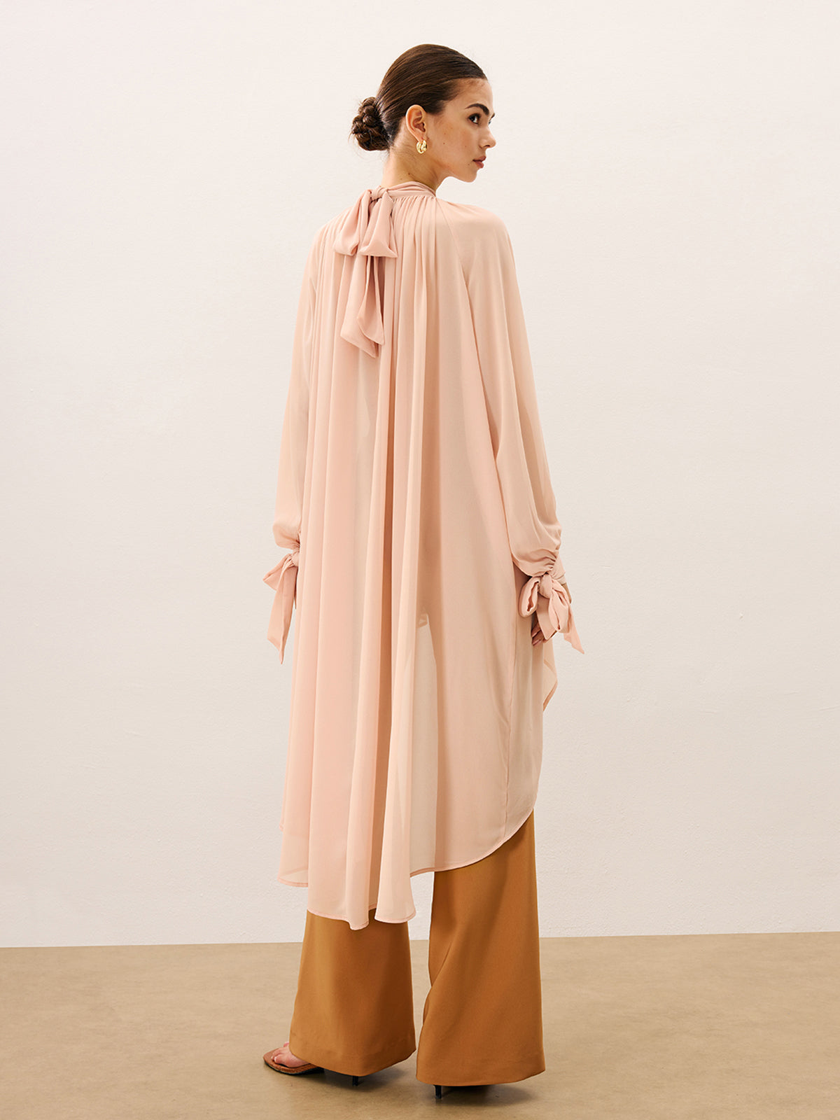 Oversized-Chiffonbluse mit Rüschen und Transparenz