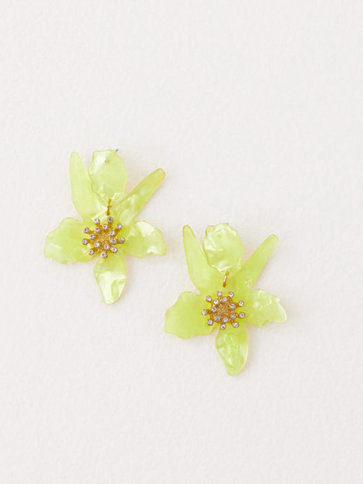 Boucles d'oreilles en forme de fleur avec détails en strass
