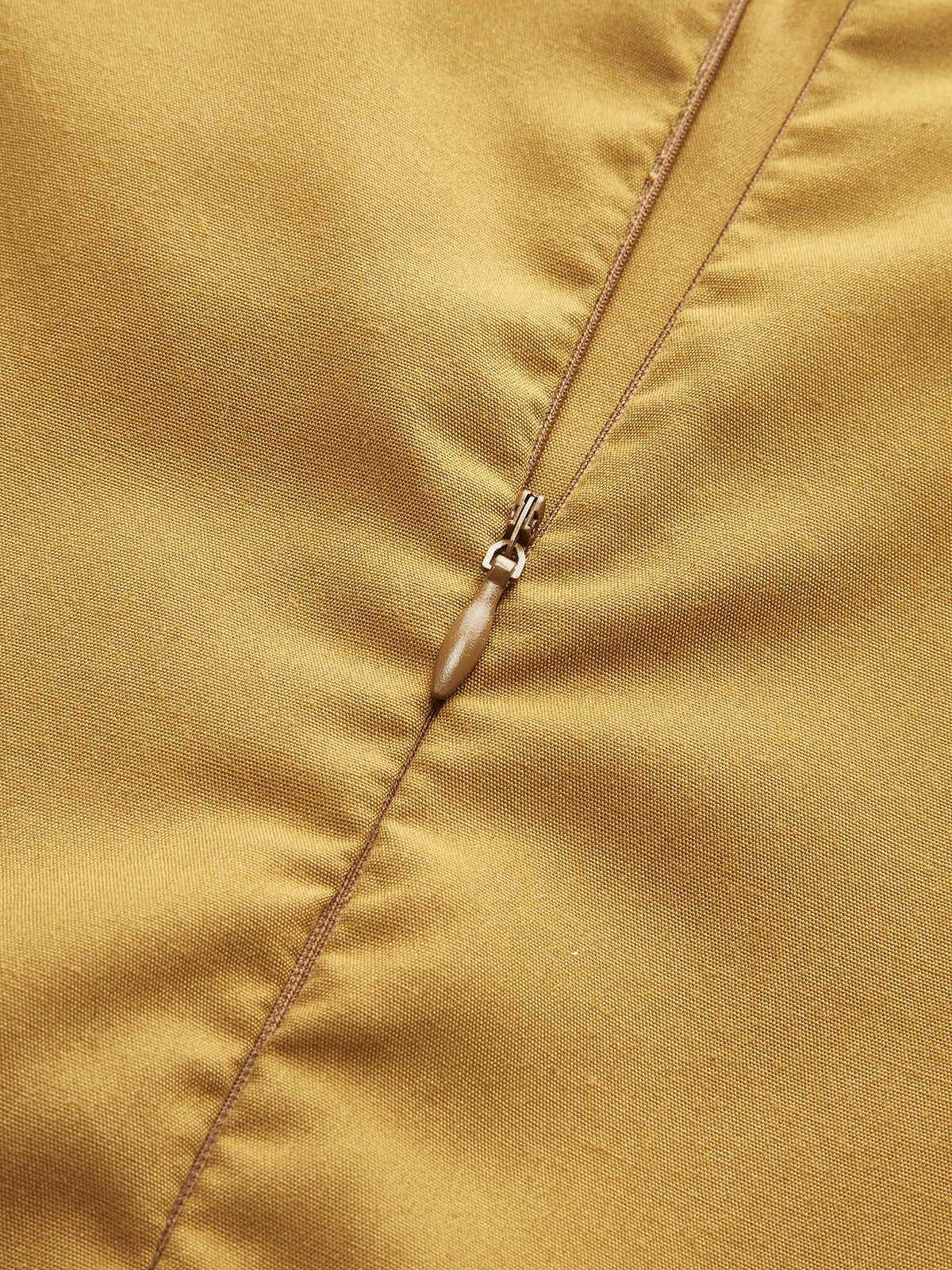 Robe sans manches brodée