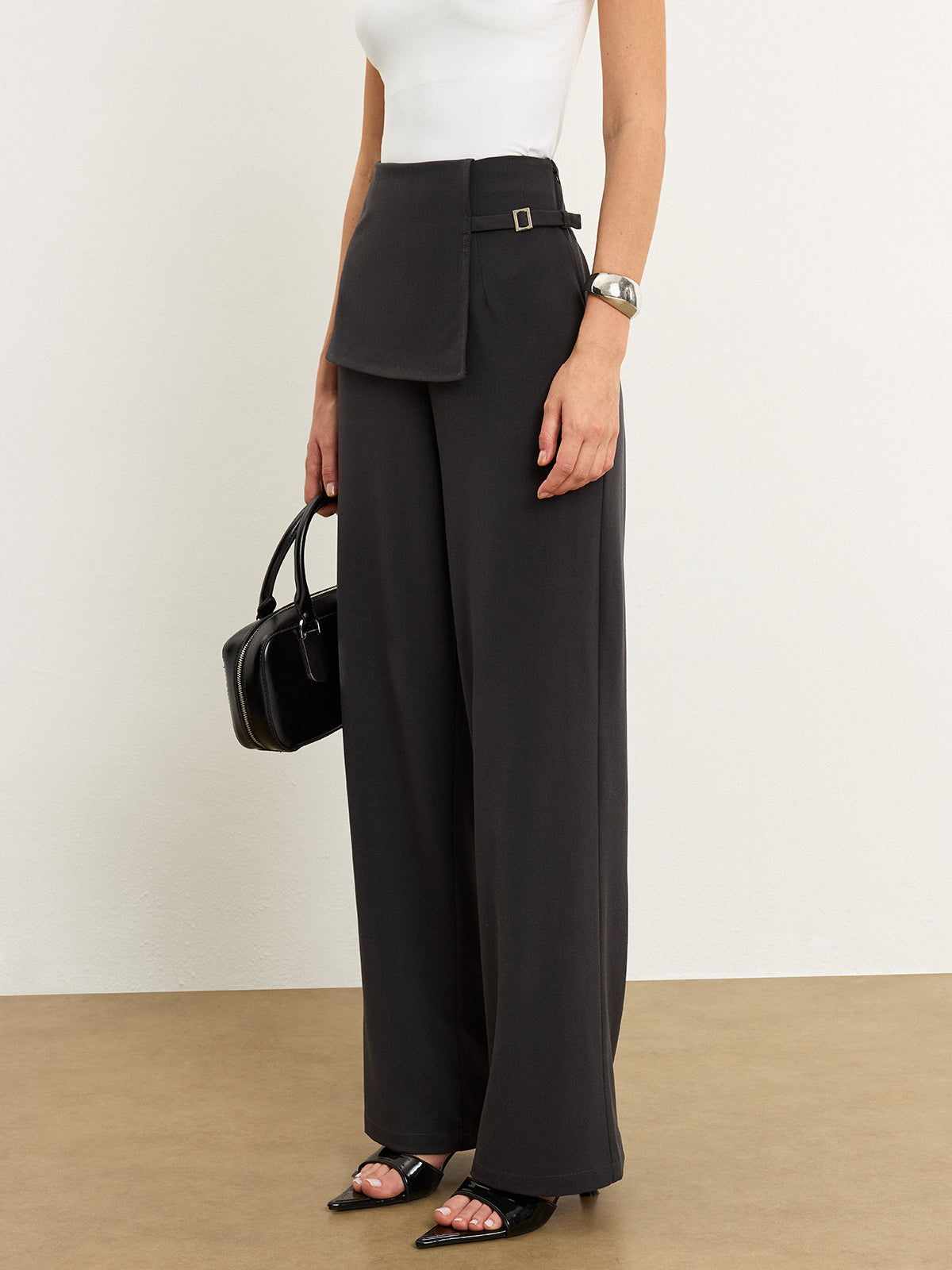 Asymmetrische Taillenhose