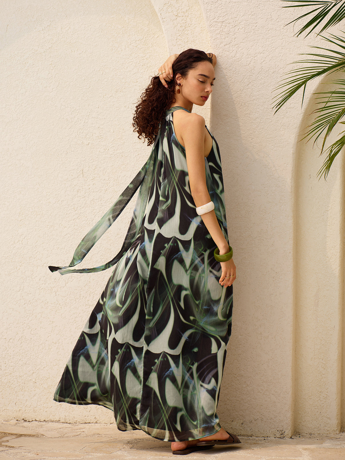 Robe dos nu fluide à imprimé abstrait