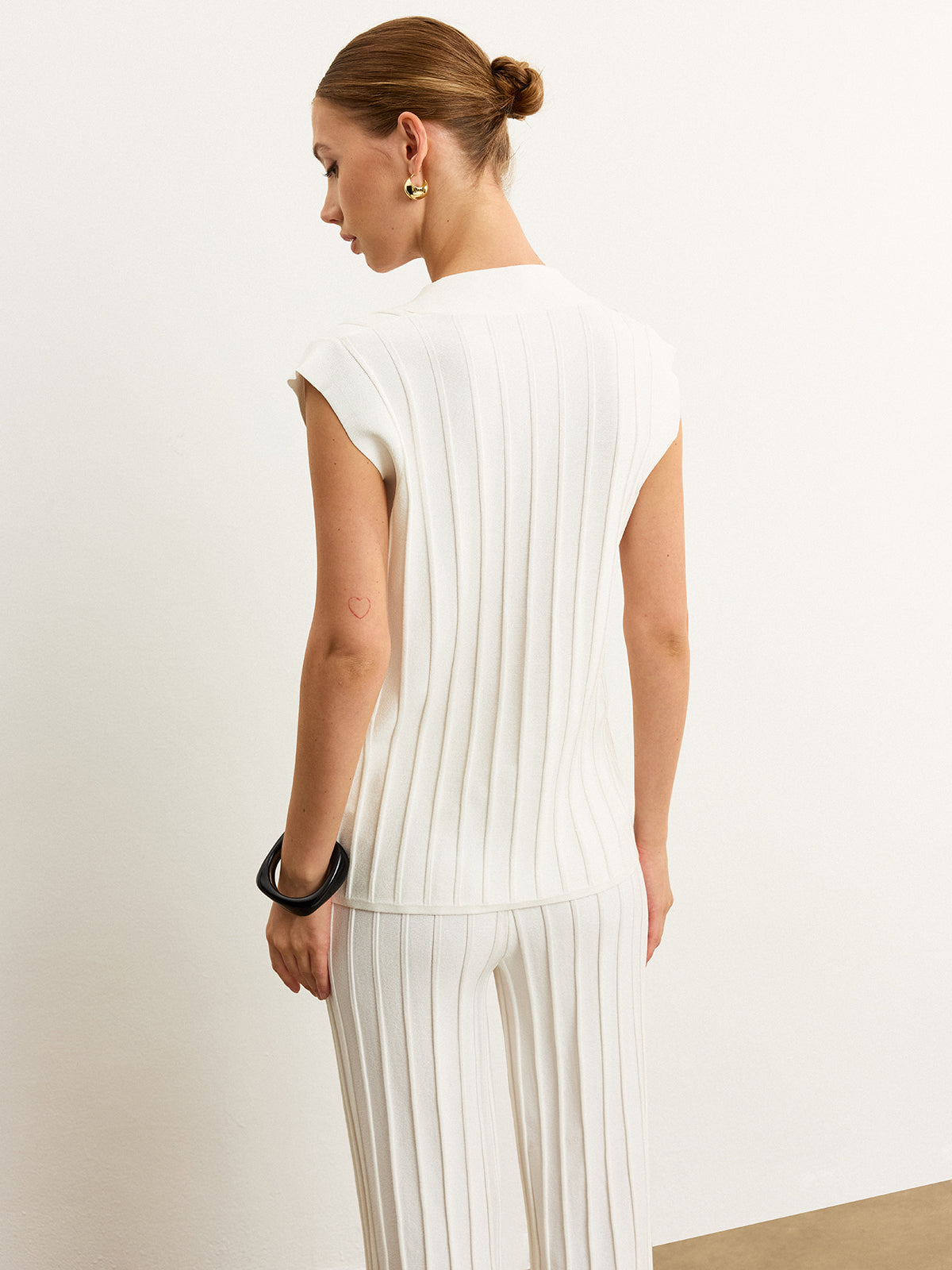 Ribbed Knit V-Neck Tank Top