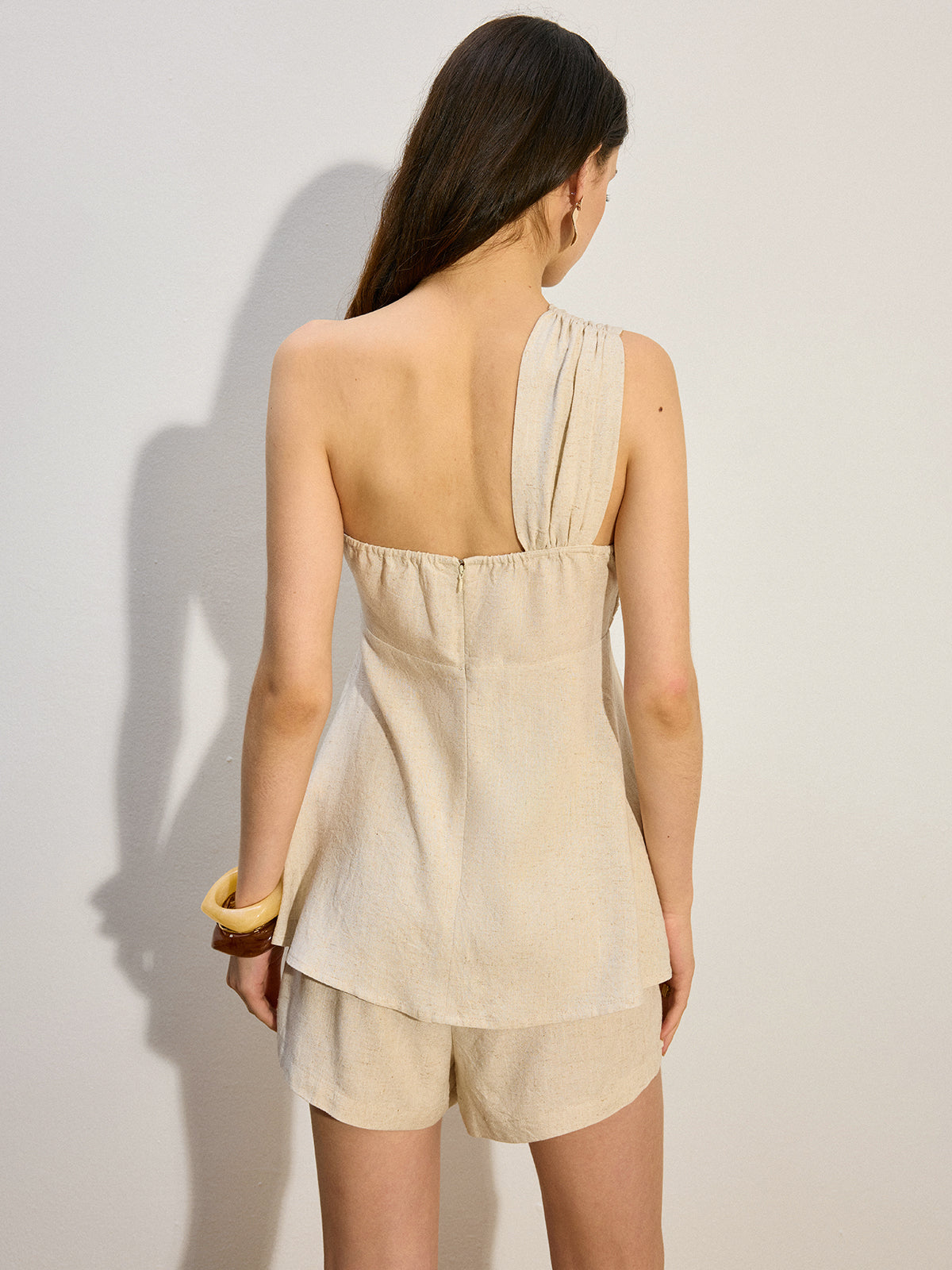 Ensemble short en lin et coton à une épaule