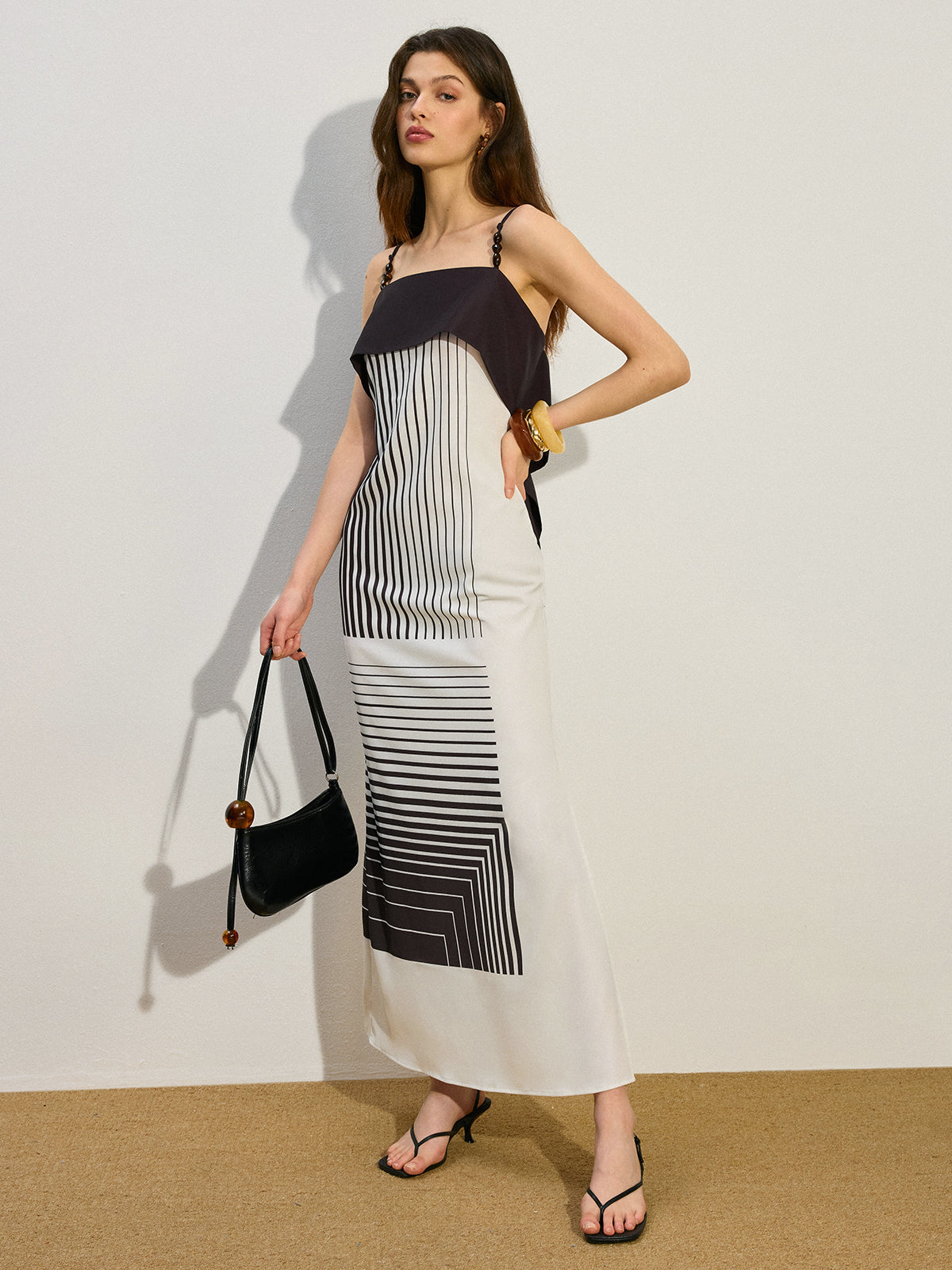Robe longue rayée avec fente latérale