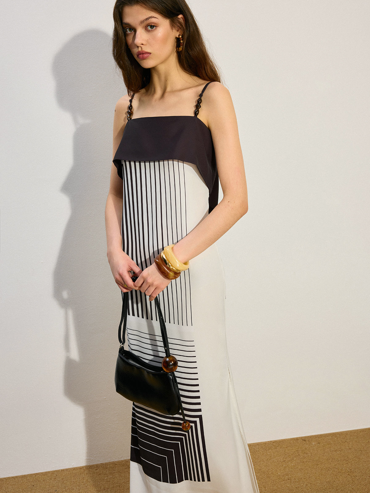 Robe longue rayée avec fente latérale